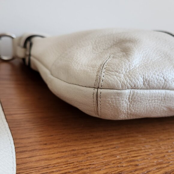 COACH WHITE PEBBLED LEATHER CHAIN DUFFLE SHOULDER BAG D1280-F19722 - Picture 5 of 12